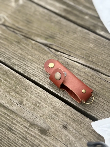 Ключница кожаная KeyCase M Коралловая 