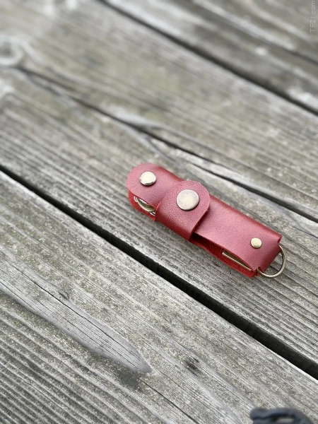 Ключница кожаная KeyCase M Красно-пурпурная