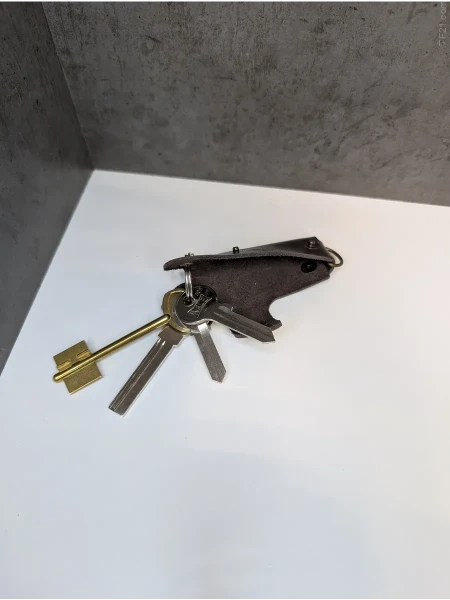 Ключница кожаная KeyCase M Коричневая с кольцом
