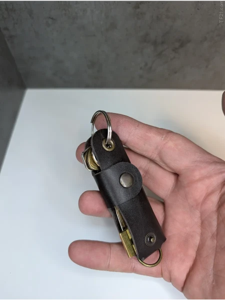 Ключница кожаная KeyCase M Коричневая с кольцом