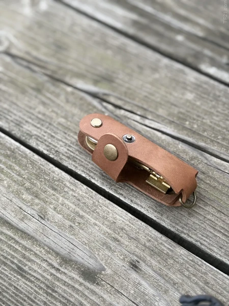 Ключница кожаная KeyCase L Шоколадно-коричневая 