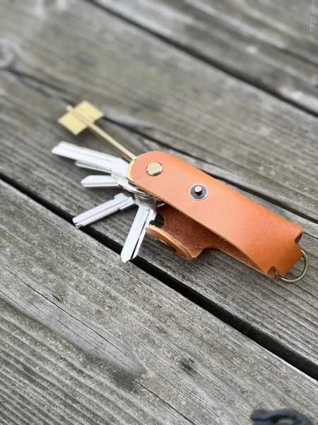 Ключница кожаная KeyCase L Янтарная