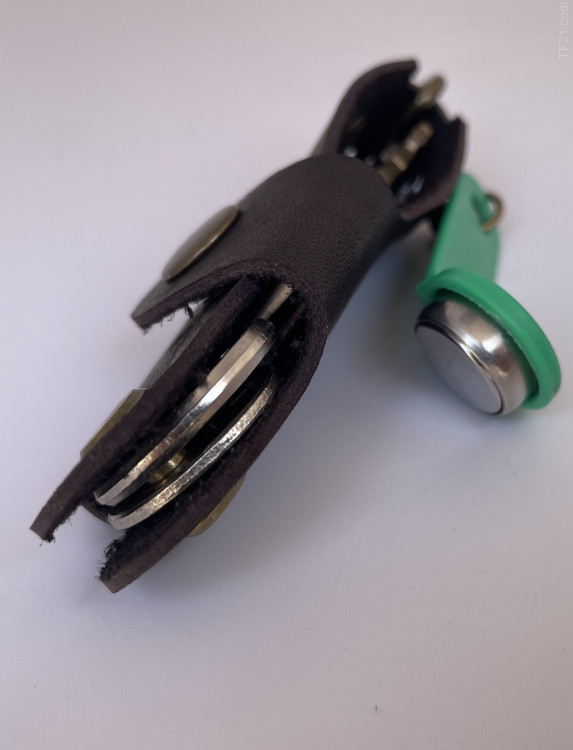 Ультракомпактная кожаная ключница KeyCase 