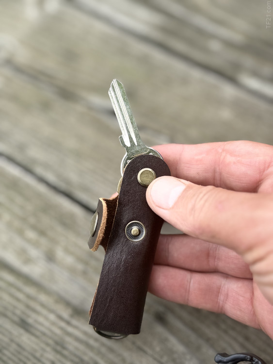 Ультракомпактная кожаная ключница KeyCase 