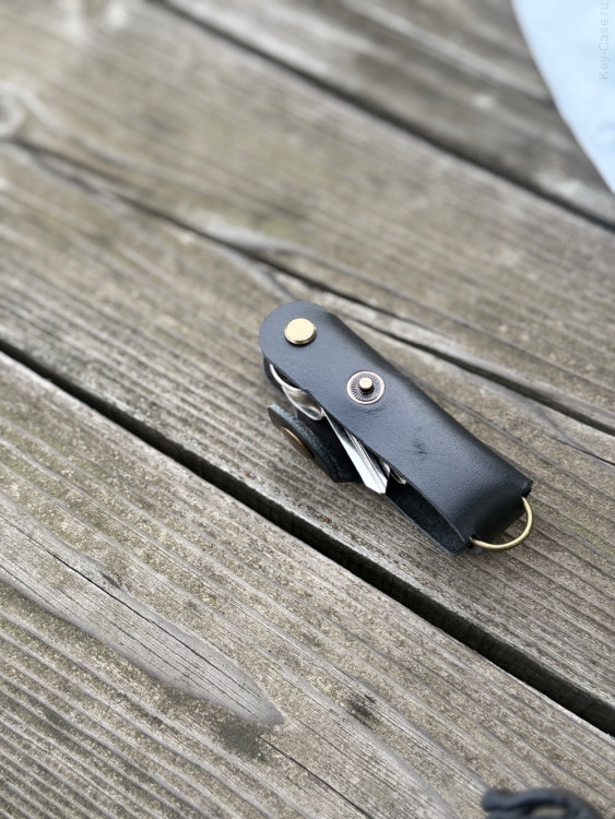 KeyCase Ключница карманная, M, черная, на винте