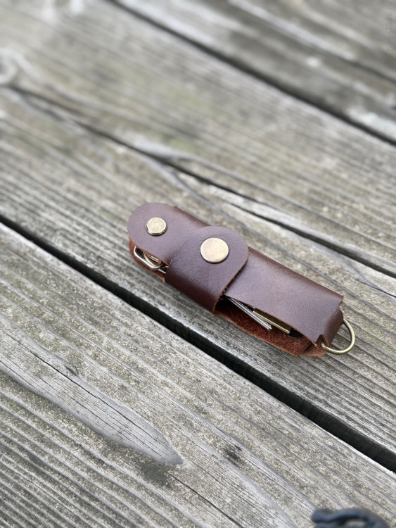 KeyCase Ключница карманная, L, коричневая, на винте