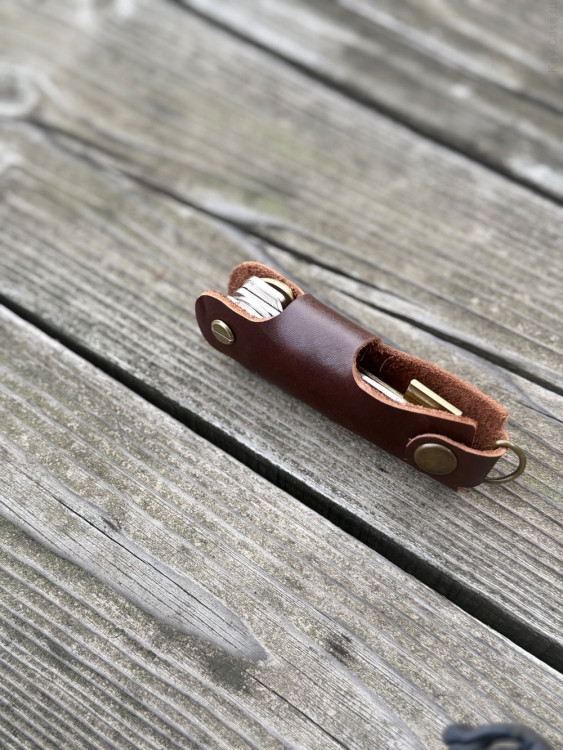 KeyCase Ключница карманная, L, коричневая, на винте