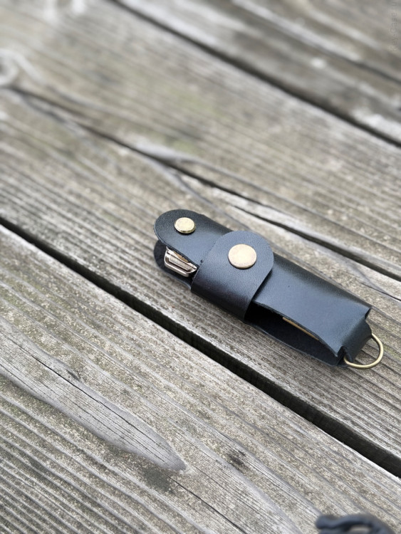 KeyCase Ключница карманная, L, черная, на винте