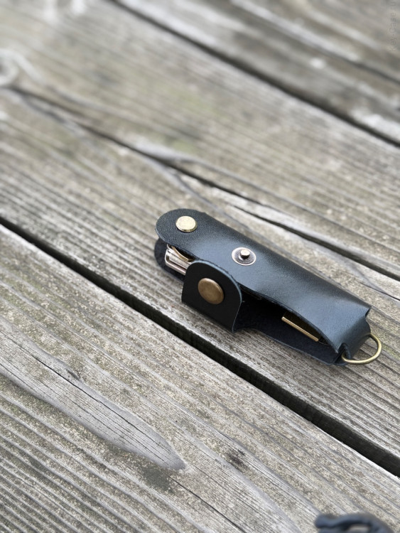KeyCase Ключница карманная, L, черная, на винте