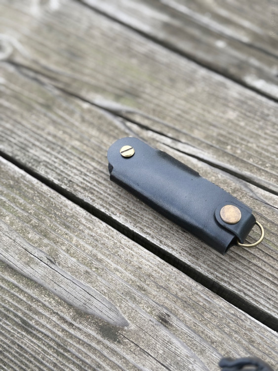 KeyCase Ключница карманная, L, черная, на винте