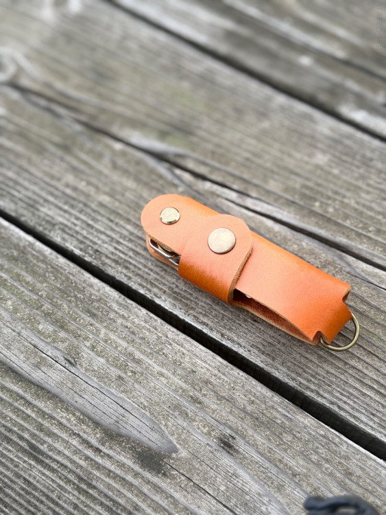 KeyCase Ключница карманная, L, янтарь, на винте