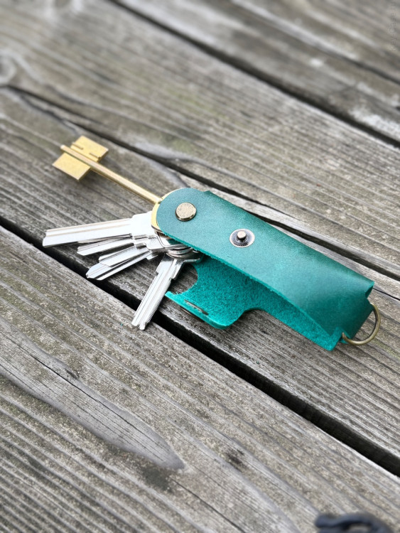 KeyCase Ключница карманная, L, зеленая, на винте