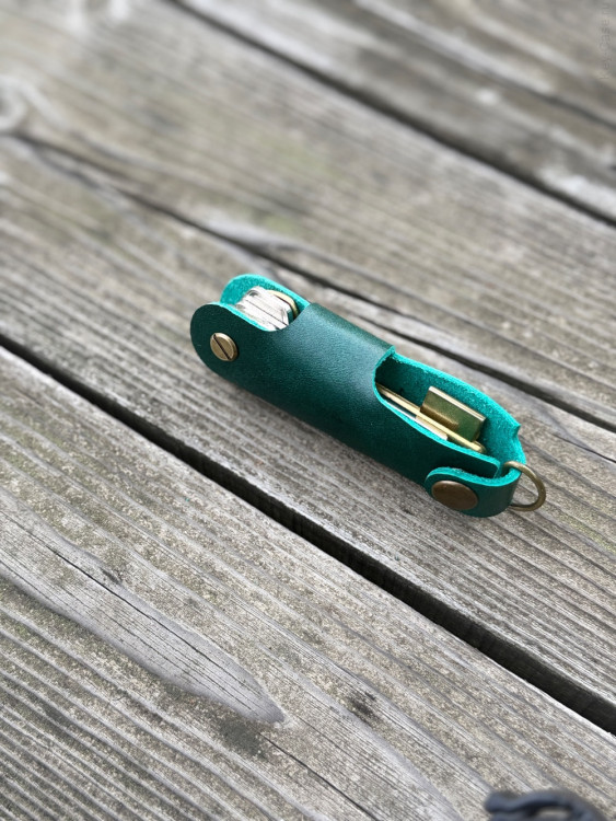 KeyCase Ключница карманная, L, зеленая, на винте