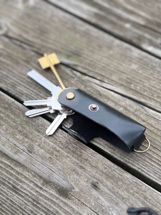 Ключница из натуральной кожи KeyCase L — для ключей до 10 см